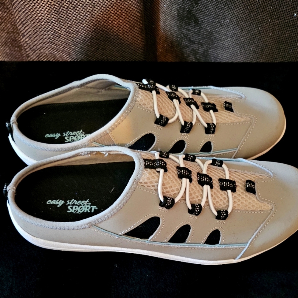 Easy Spirit Sport Clogs